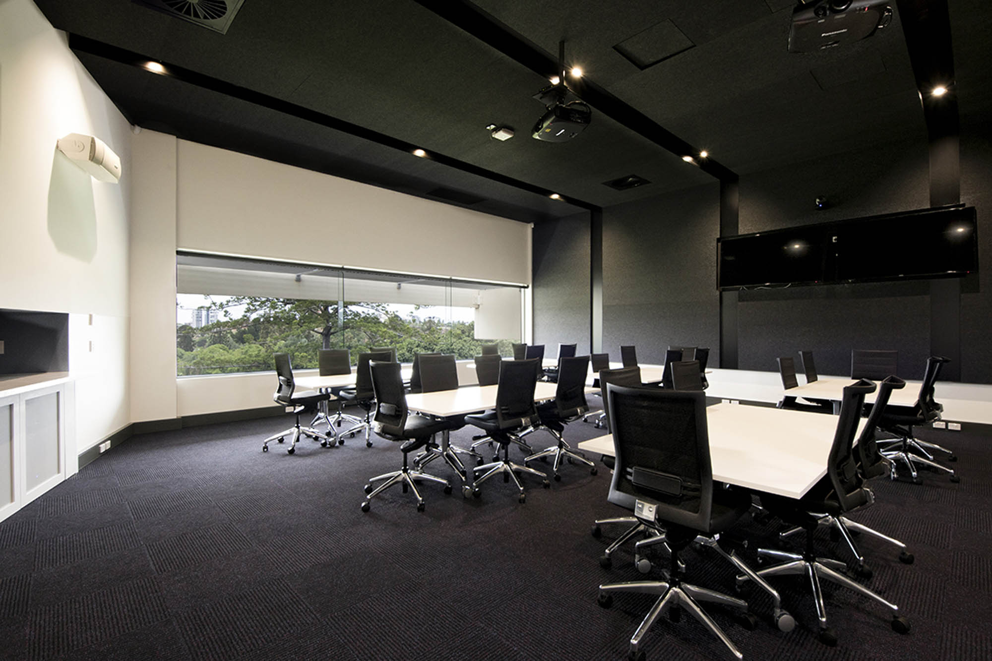 queensland university of technology executive centre brisbane education construction refurbishment classroom