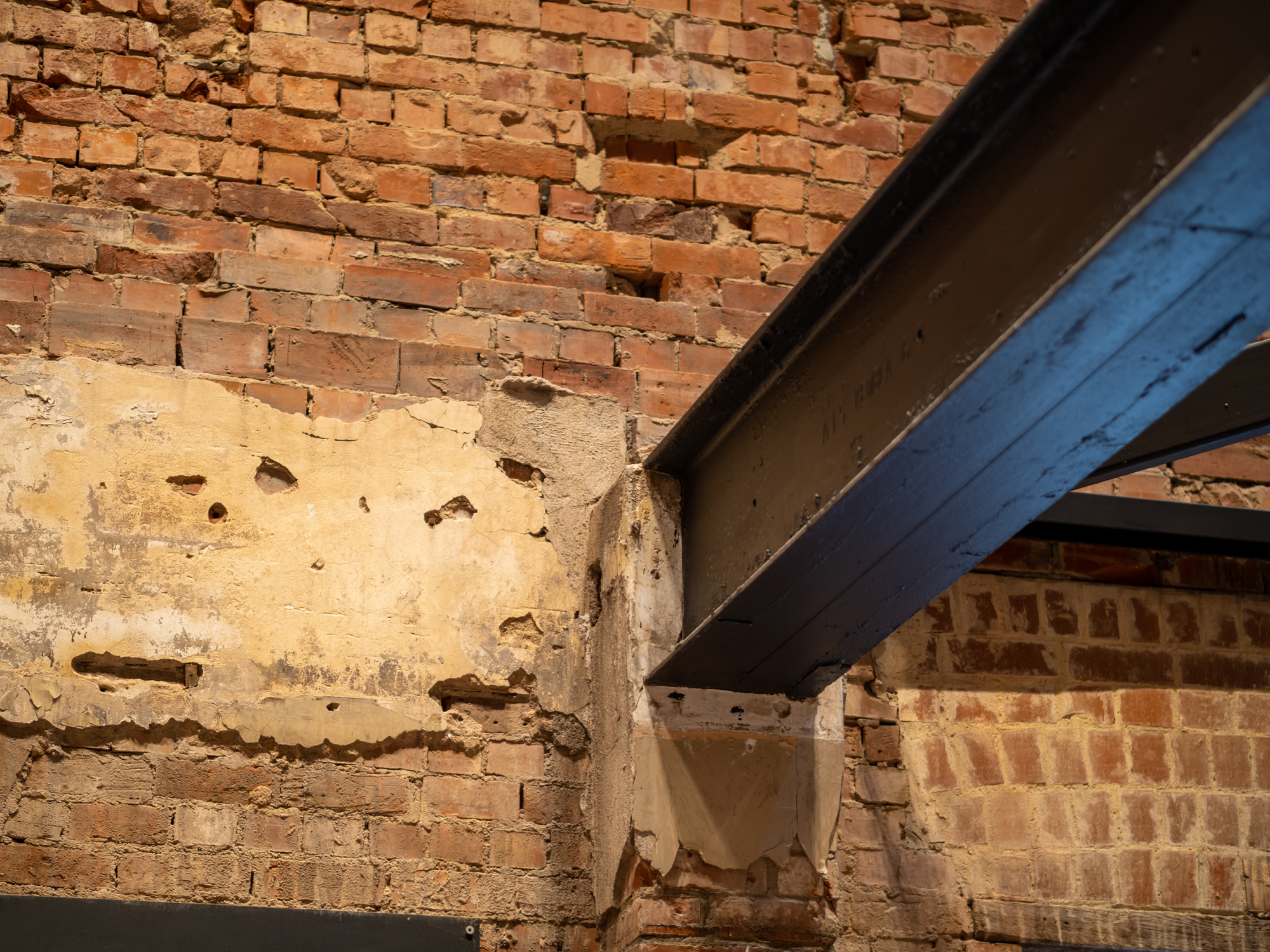 strathmore hotel adelaide exposed brick steel beam