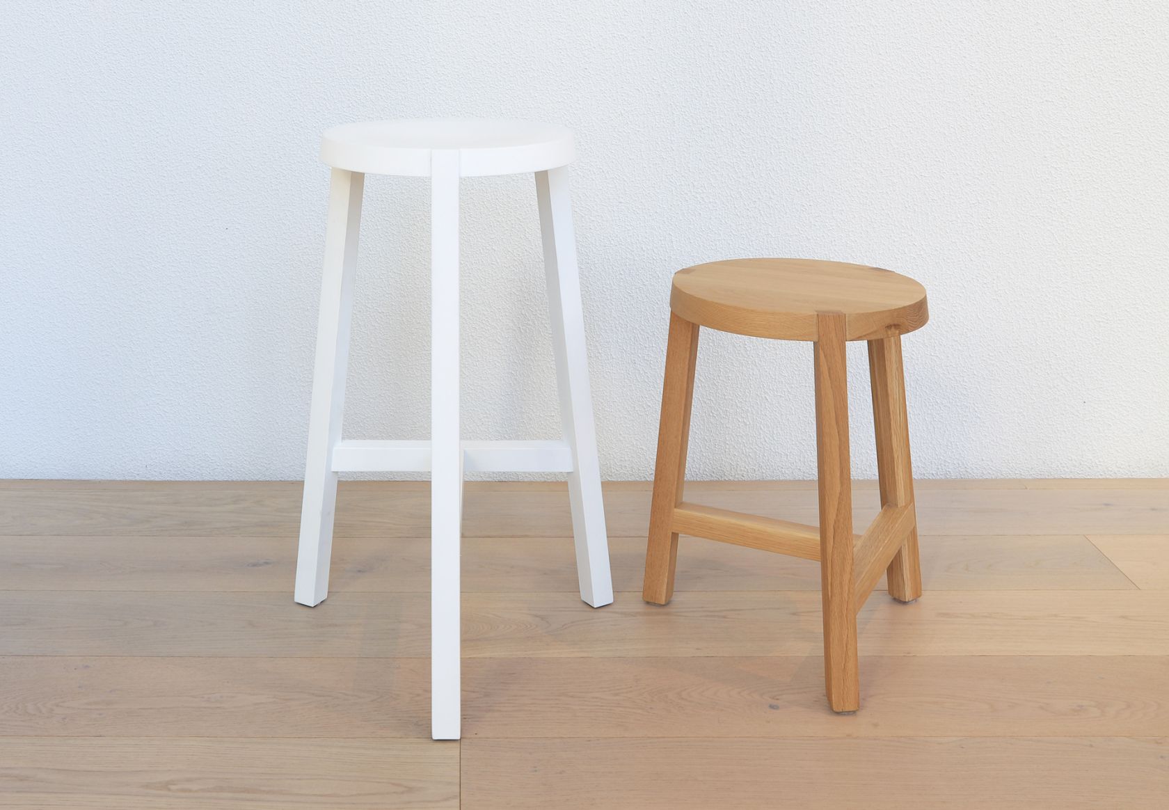 Toro Stool Oak and white