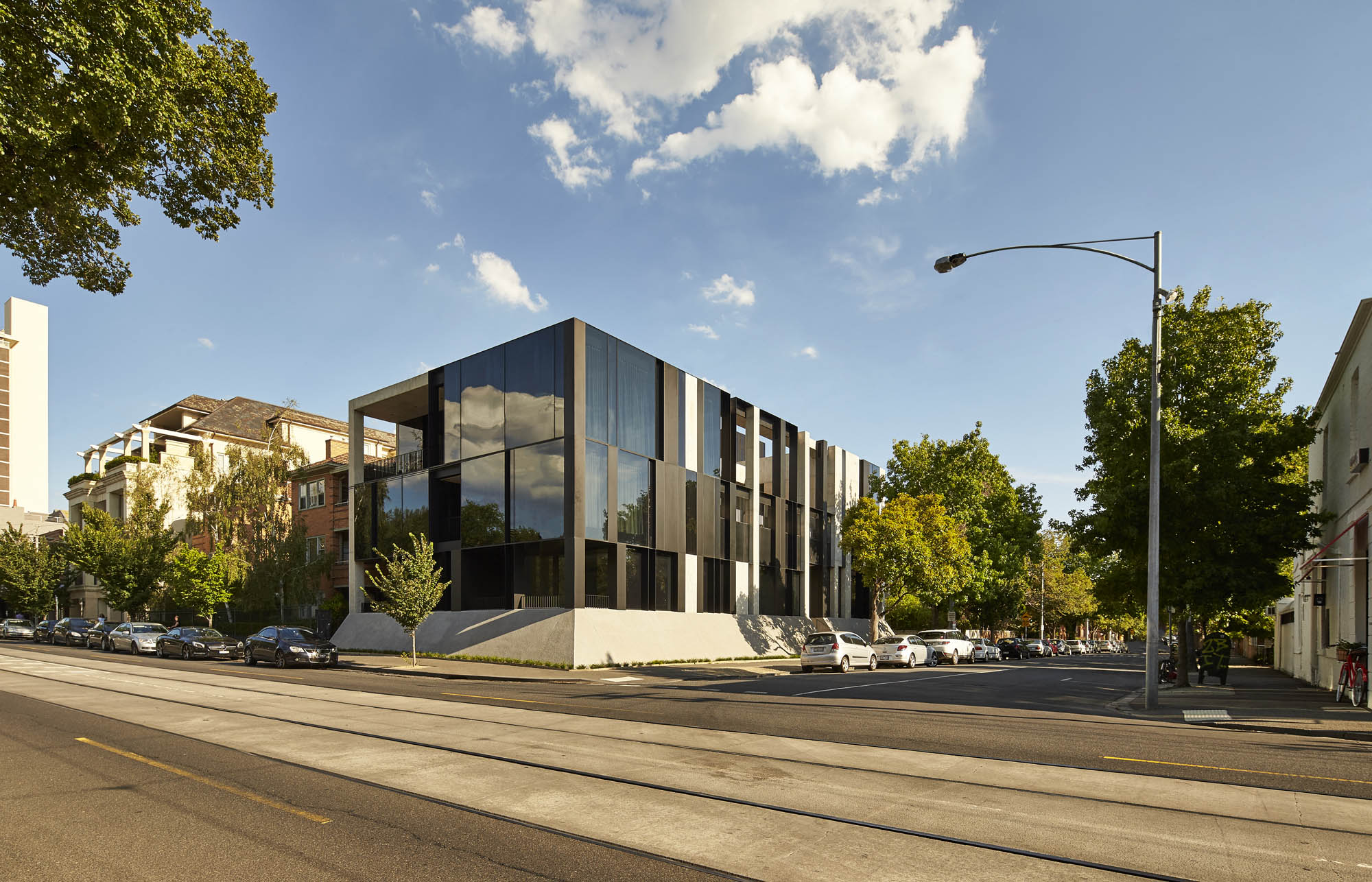 domain lodge melbourne construction exterior street view