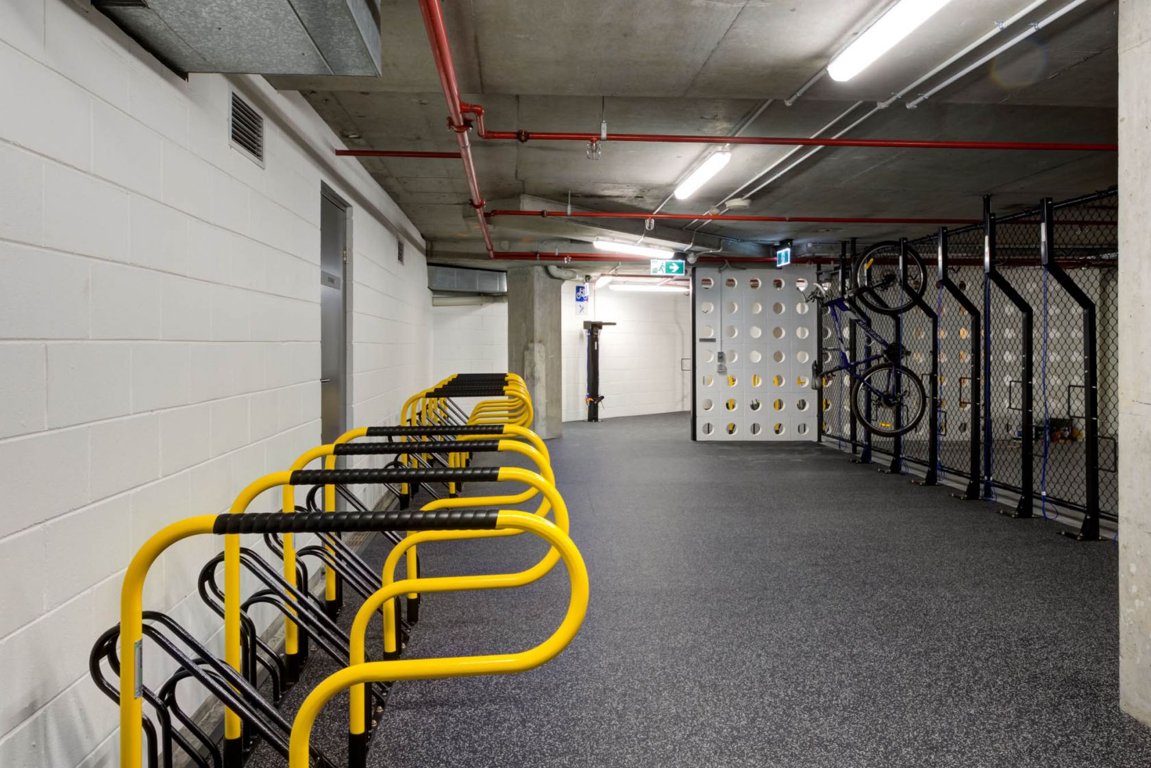 545 queen street brisbane end of trip yellow bike racks in basement