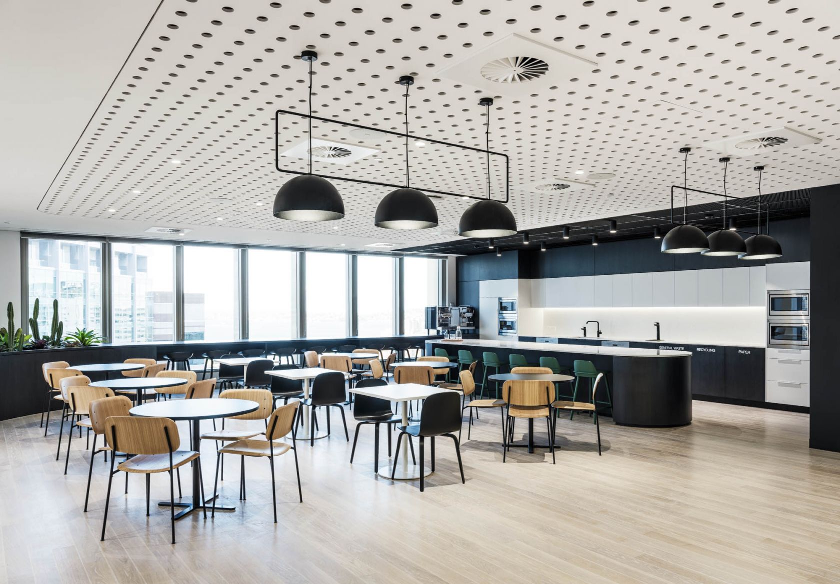 broadspectrum-nsw-schiavello-construction-sydney-commercial-kitchen-breakout-space