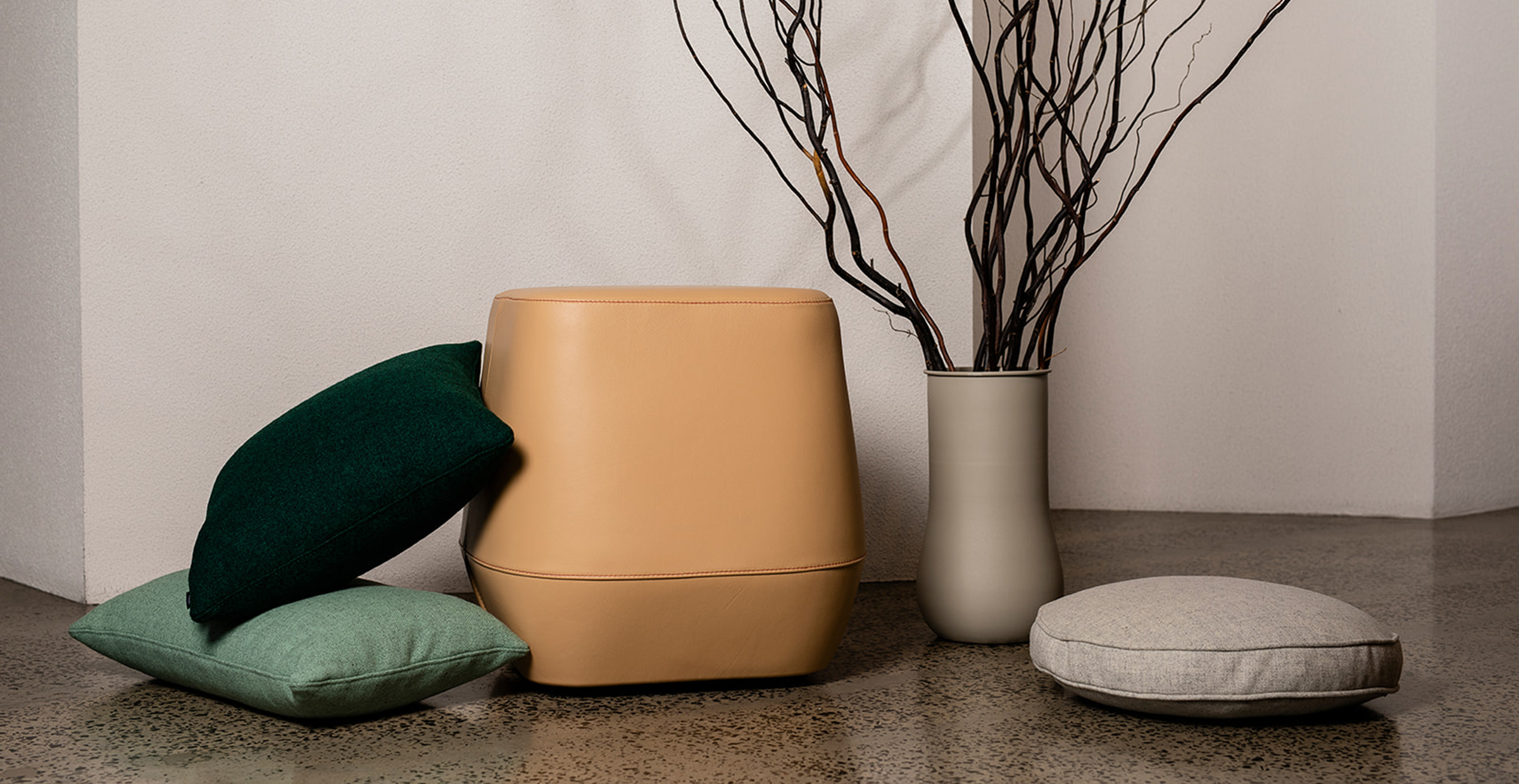 ColourLab Hero Slider / Karo in Leather, Scatter Platter in Fabrics
