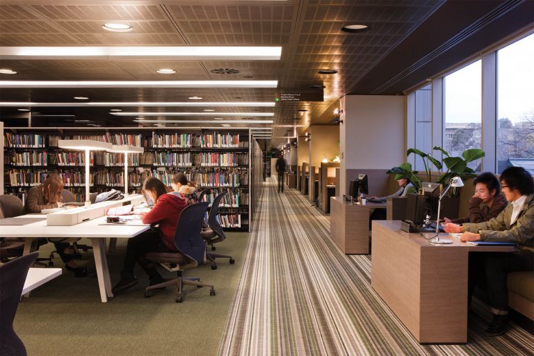 university-of-melbourne-giblin-eunson-library-education-interior-construction-vic-book-students-study-desks-lights-computer-collaboration