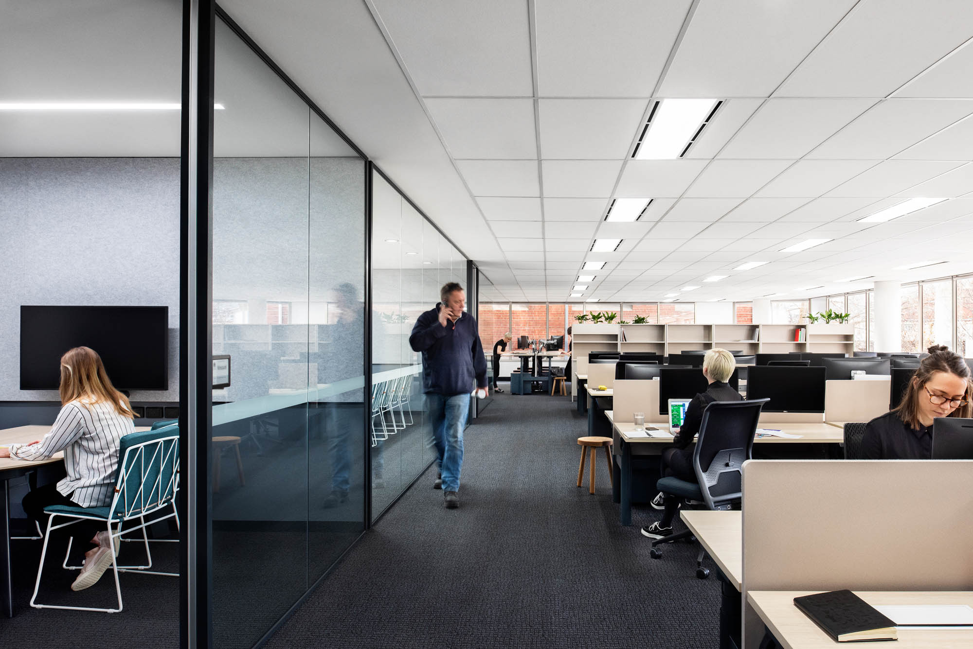 uom interior fitout melbourne school of engineering workstations