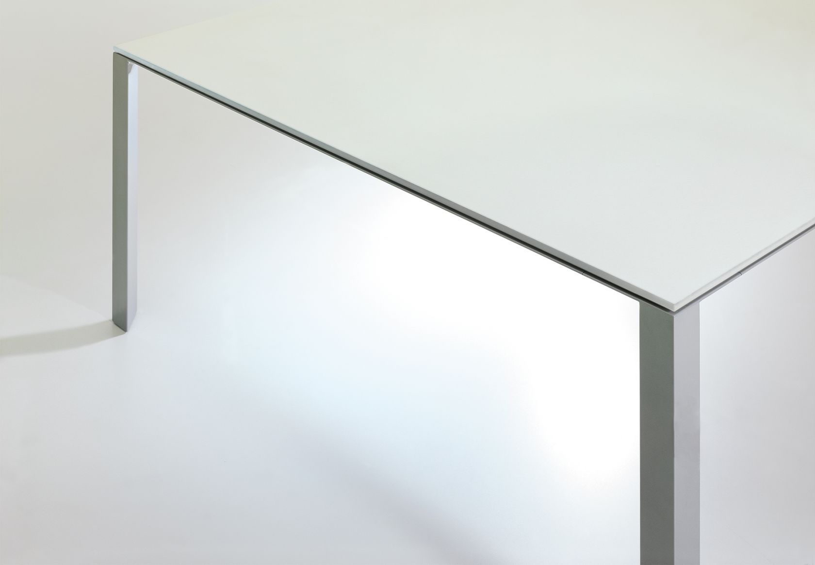 Alto Executive Desk White
