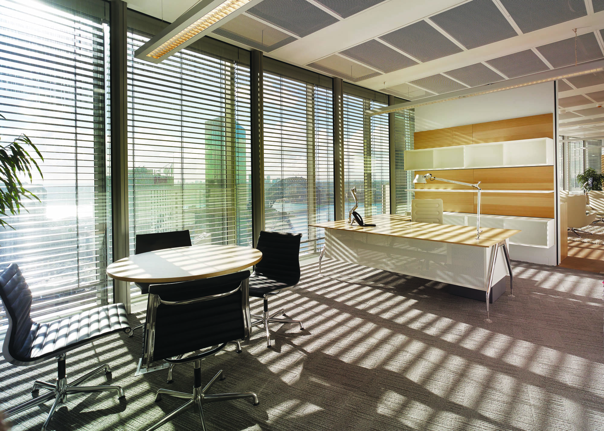 commonwealth parliament office sydney construction fitout venetian blinds meeting 