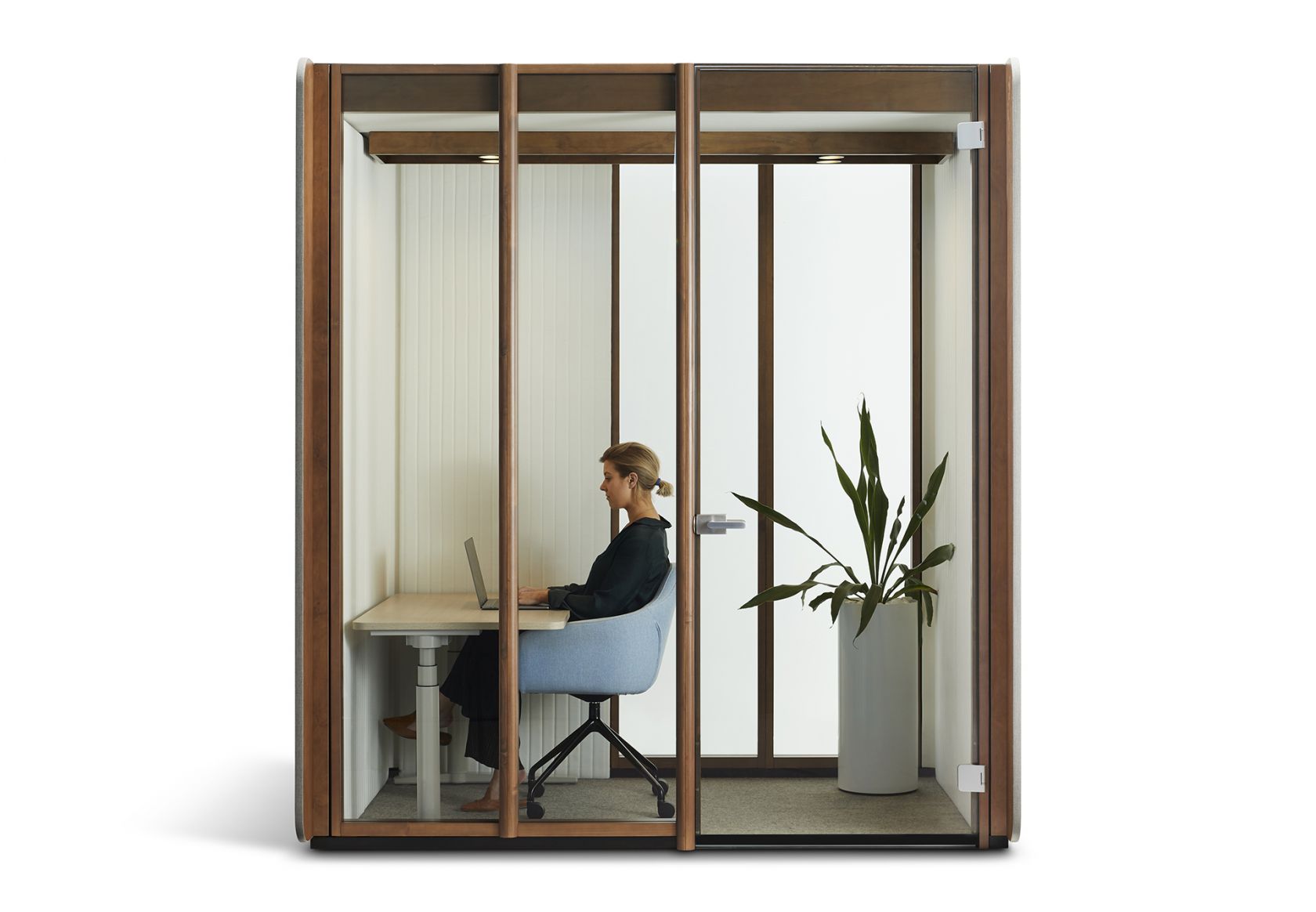Focus Work Room, Krossi Workstation and Palomino Chair