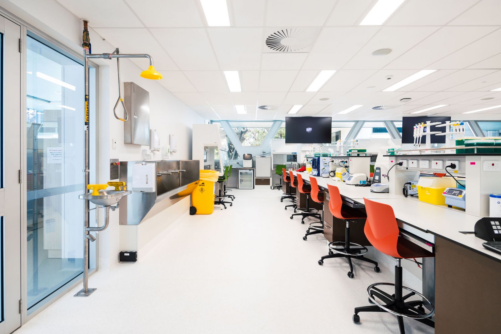 qut h block laboratory brisbane equipment