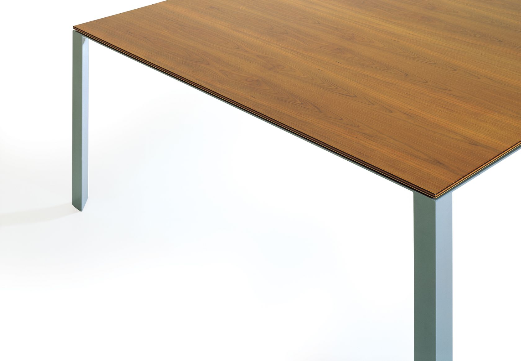 Alto Table Timber