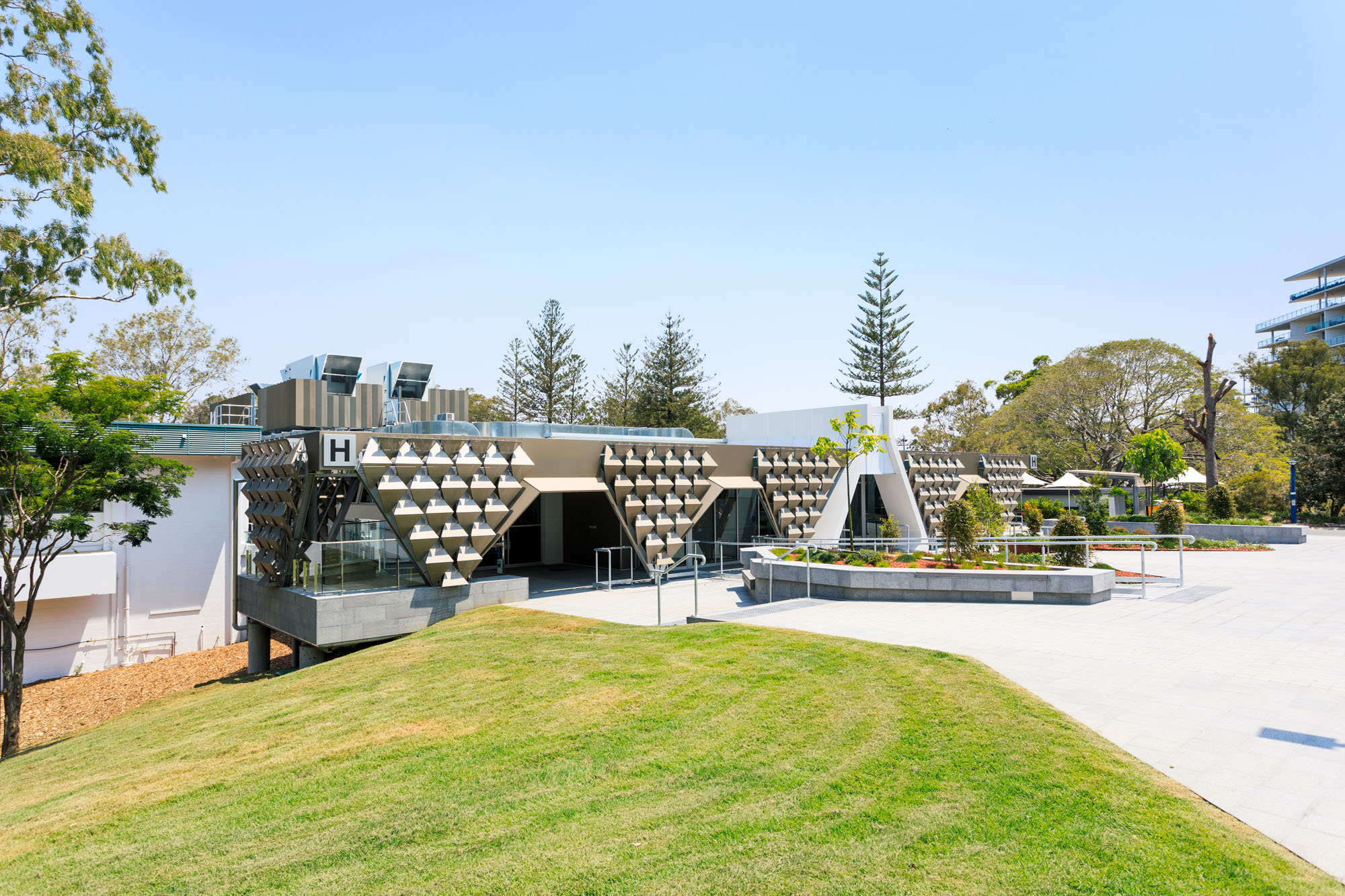 qut h block laboratory brisbane external facade