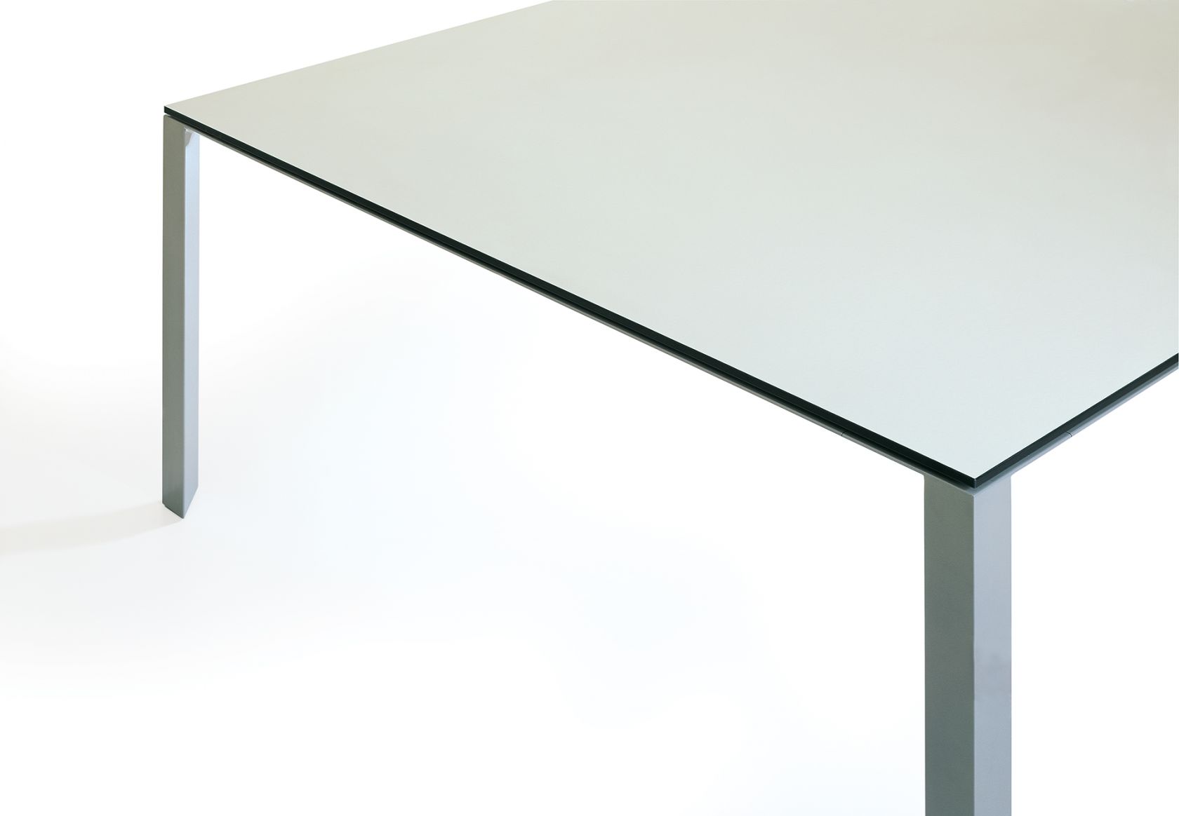 Alto Table White