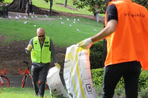 3-schiavello-male-staff-clean-up-australia-day.jpg