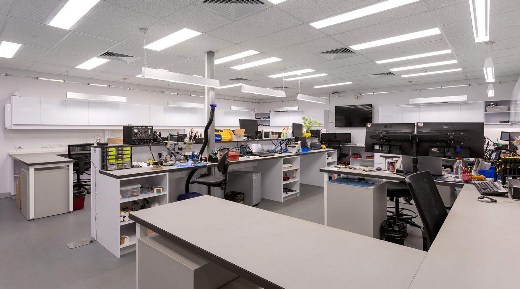 hexagon mining brisbane schiavello construction fitout industrial workshop