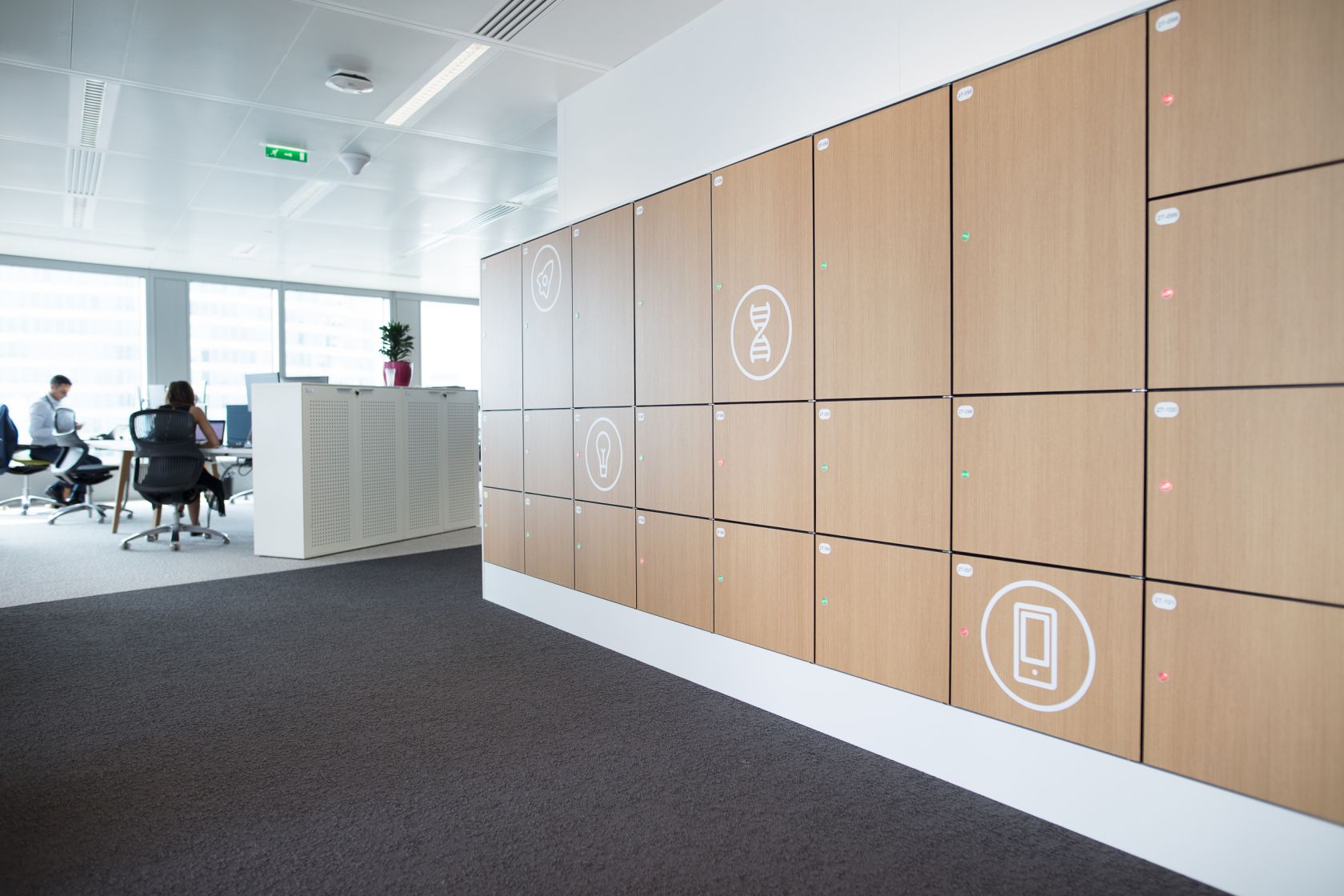 Vecos lockers / In oak