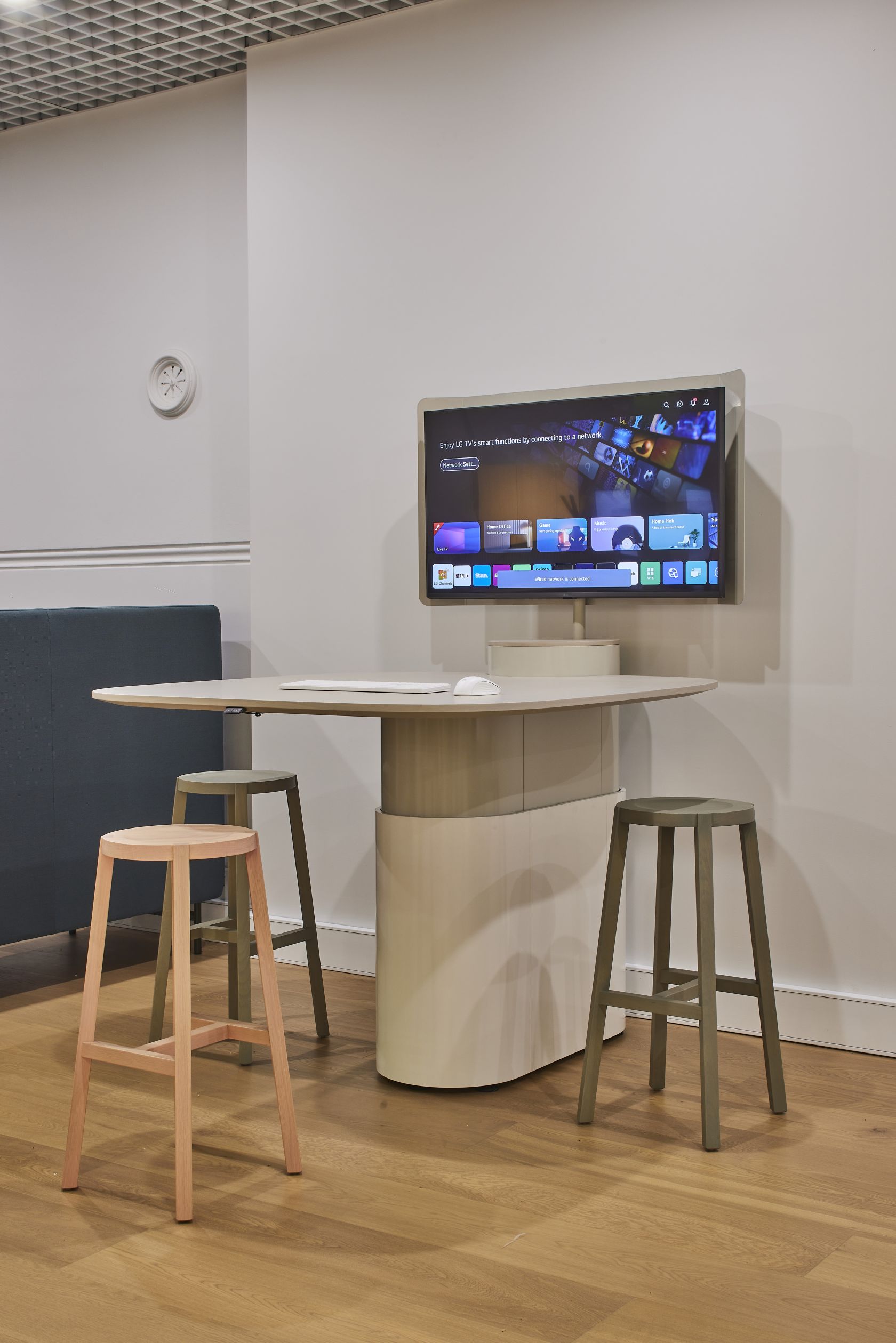 Agile Table and Screen