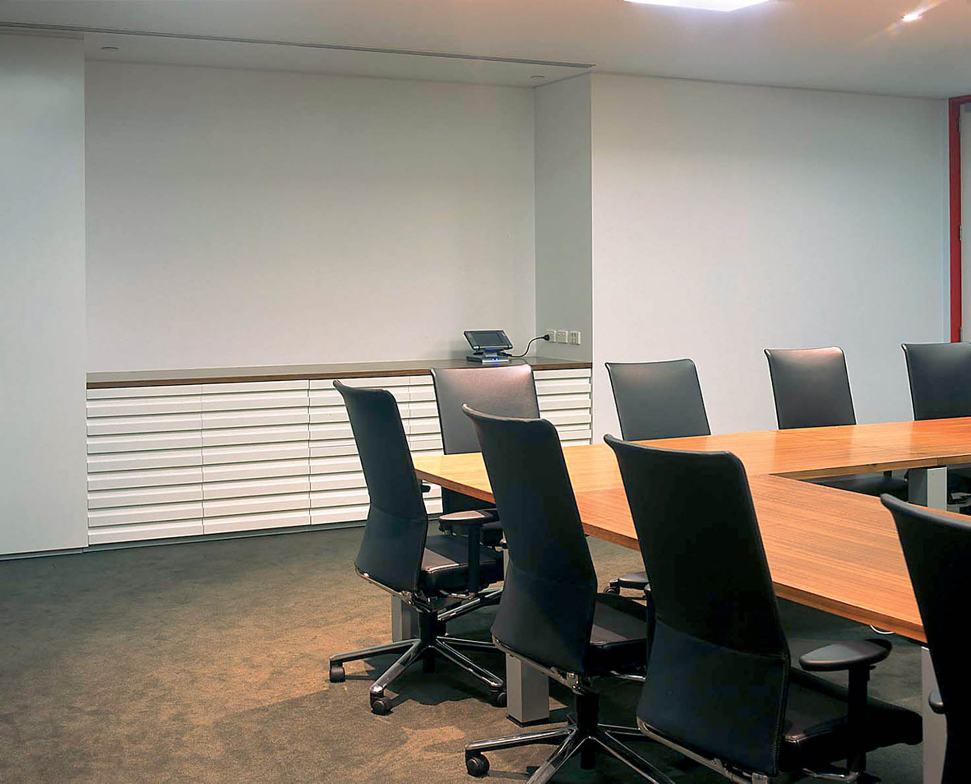 mitsubishi melbourne office fitout meeting room