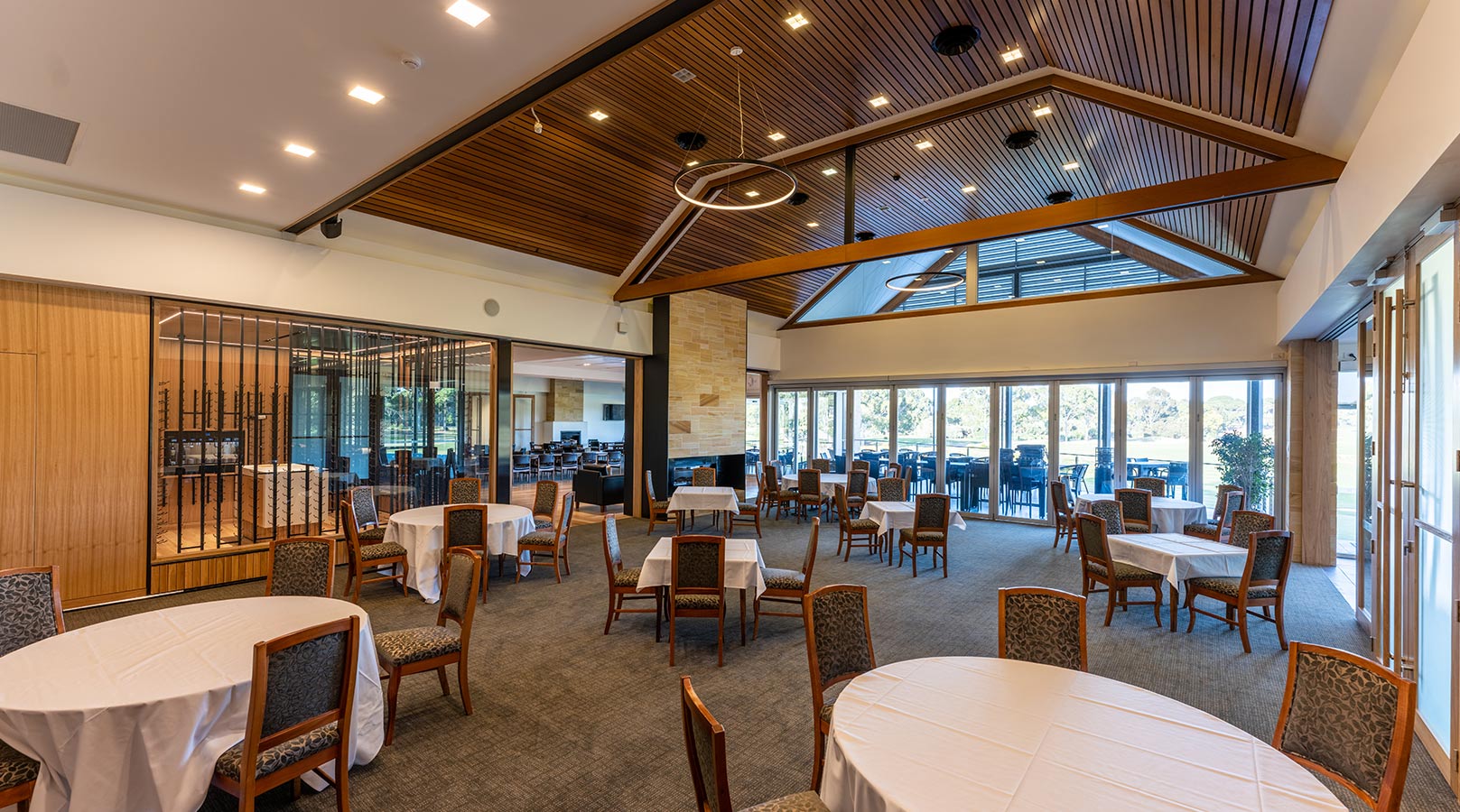 kooyonga golf club adelaide schiavello construction fitout formal dining