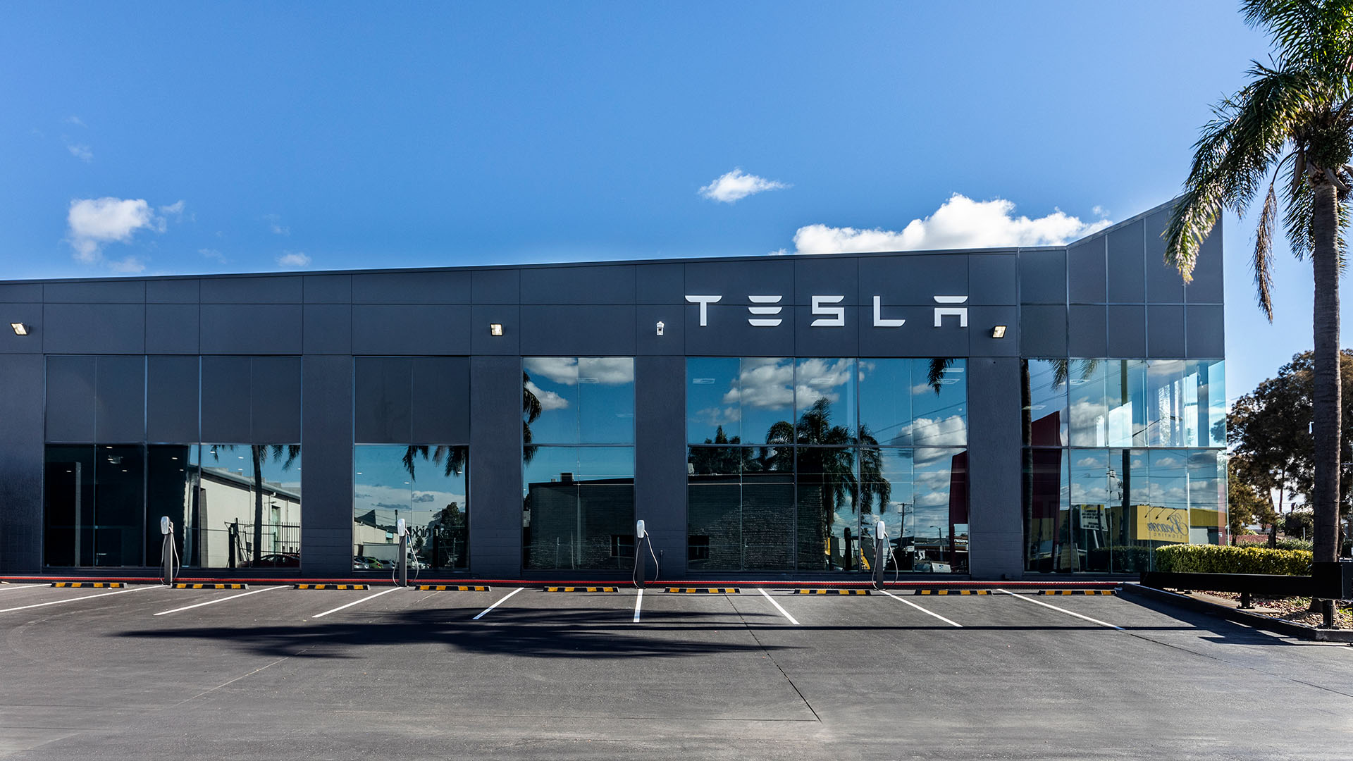 tesla miranda showroom building