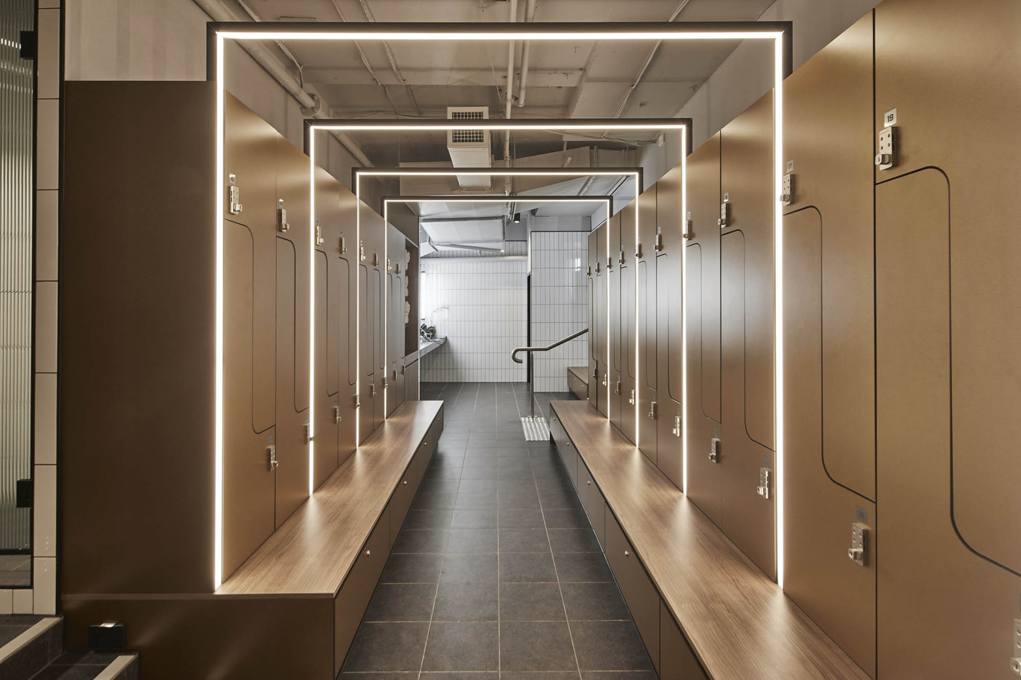 barry's bootcamp martin place change room fitout lockers bench 