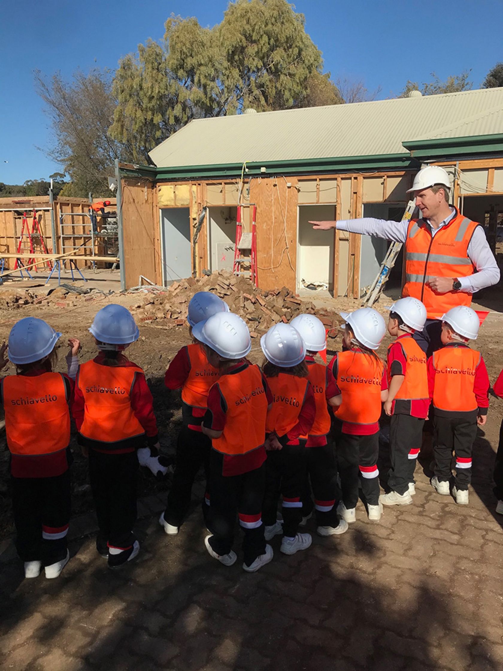 schiavello construction adelaide emmaus catholic primary school education fitout student tour 1