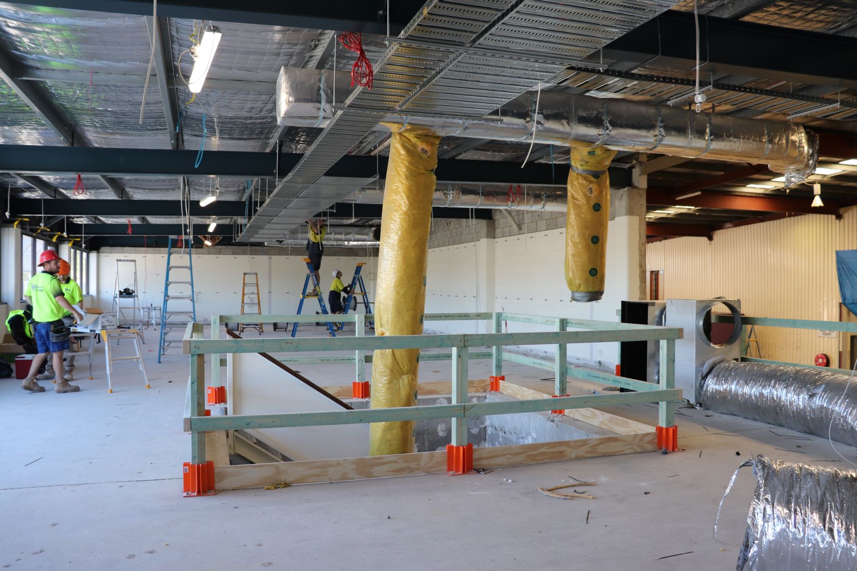 hexagon-warehouse-industrial-schiavello-construction-brisbane-queensland