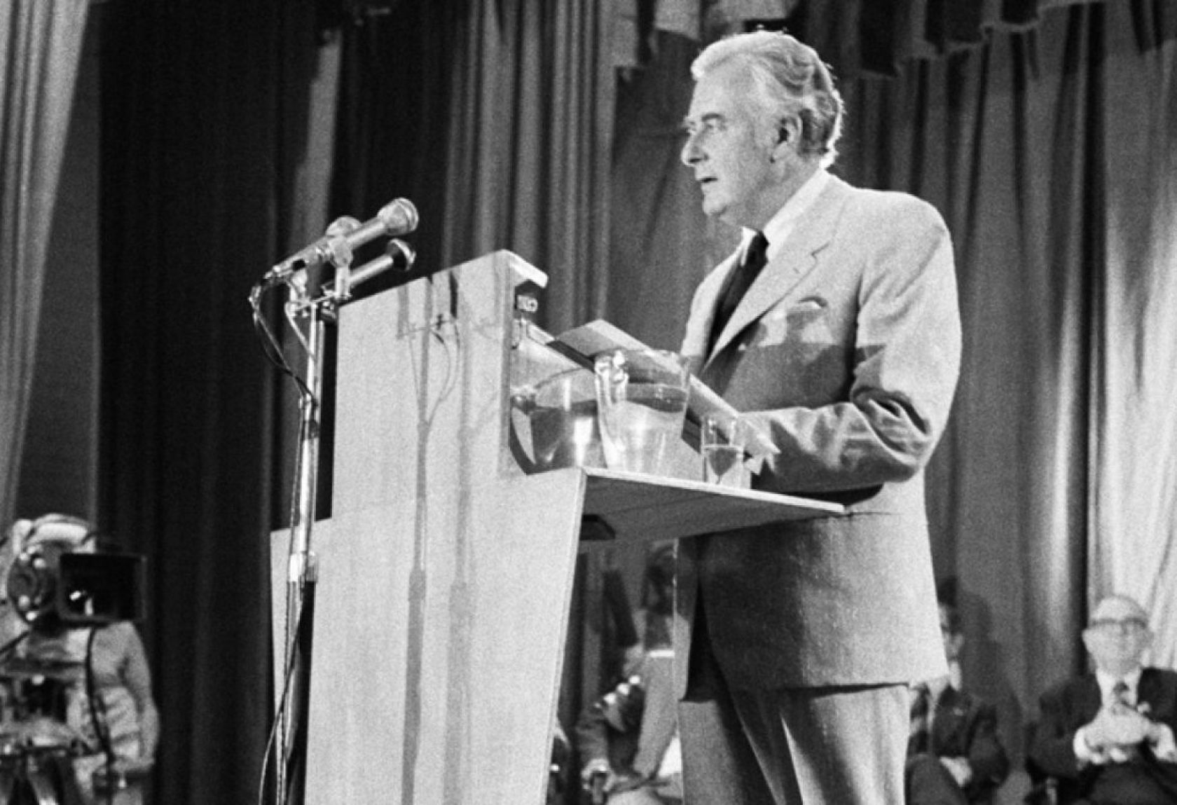 timeline_1971_polling_booths_gough_whitlam_schiavello_1170x800.jpg