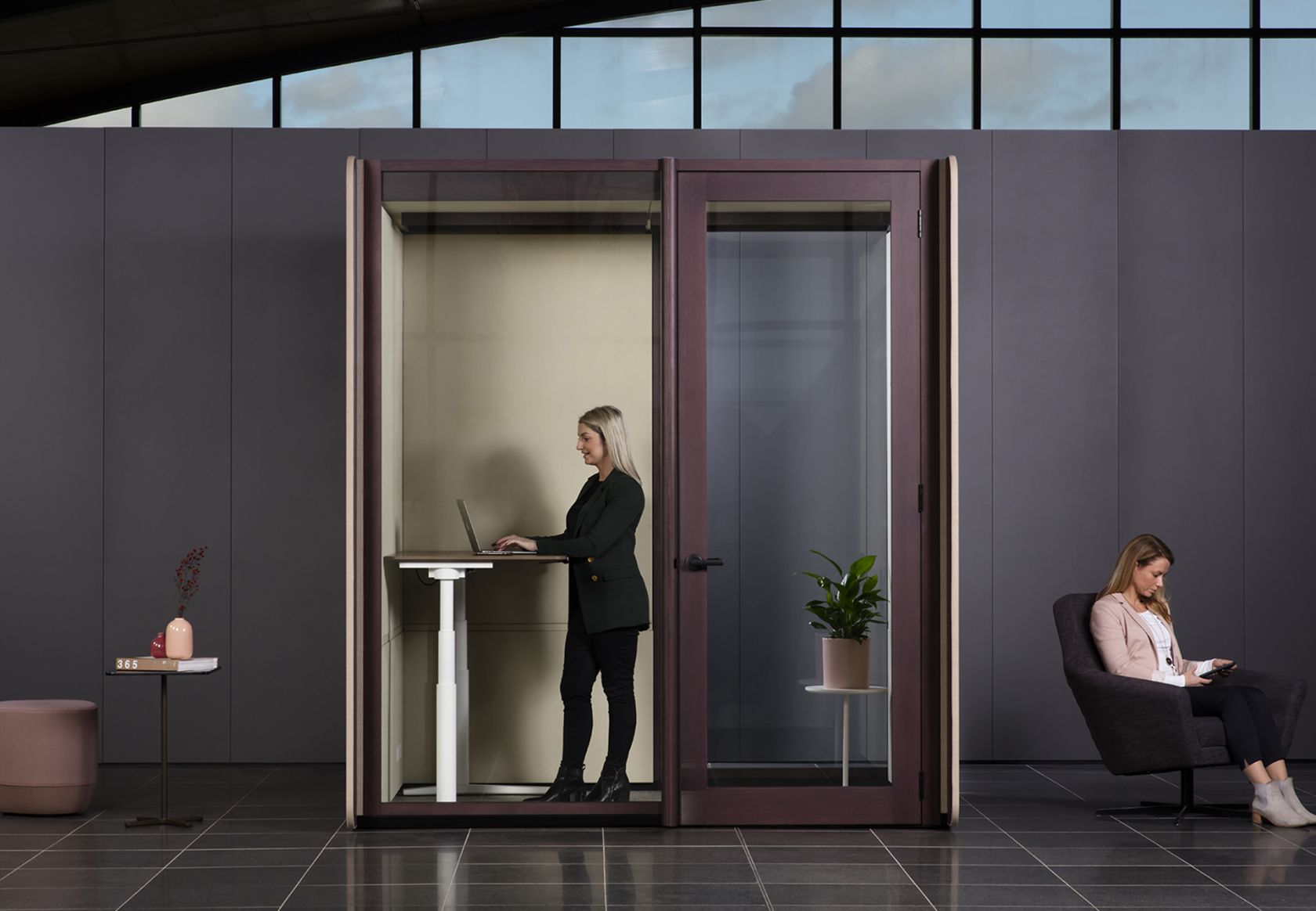 Focus Quiet Work Room, Krossi standing, Palomino, Karo Ottoman and Gallery Chair