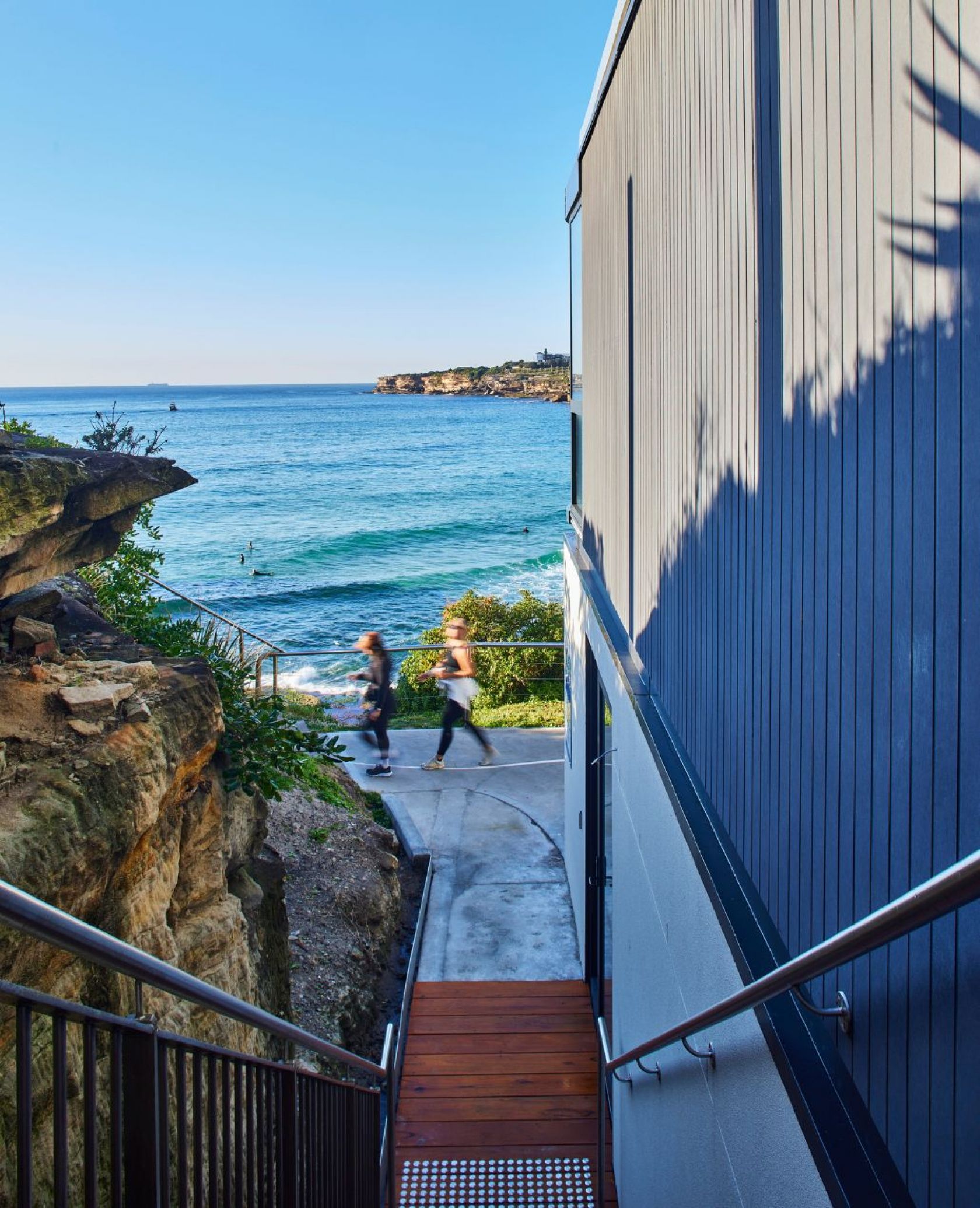 tamarama_surf_life_saving_club_waverley_council_sydney_schiavello_construction_exterior_stairs