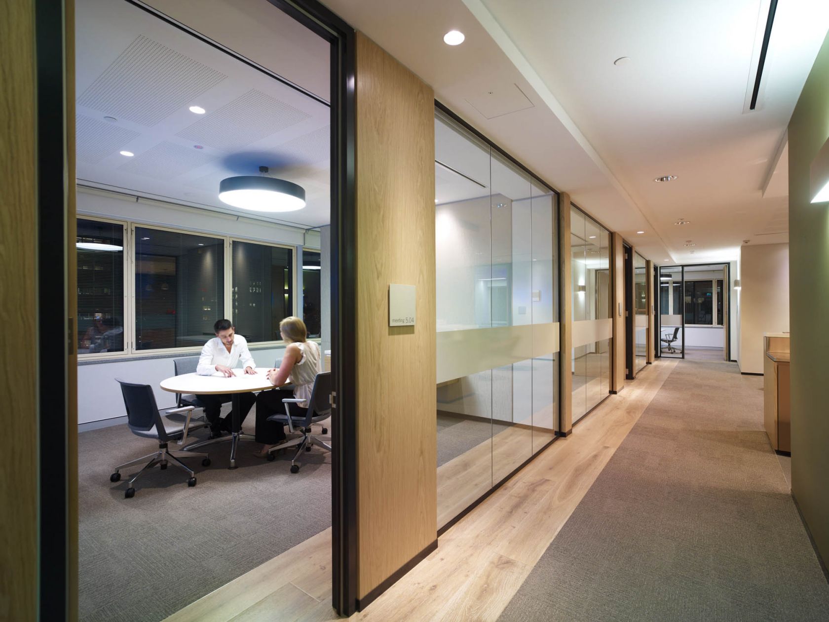 ipac sydney office fitout meeting table lighting