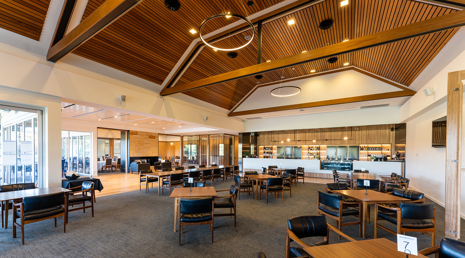 kooyonga golf club adelaide schiavello construction fitout casual dining