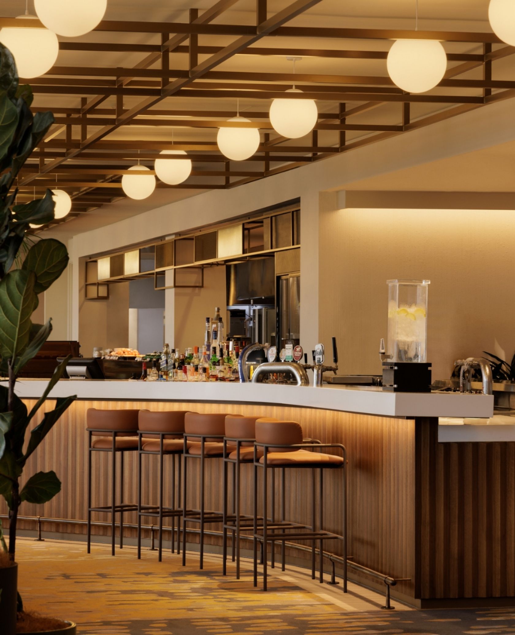 park_royal_hotel_refurbishment_schiavello_construction_bar