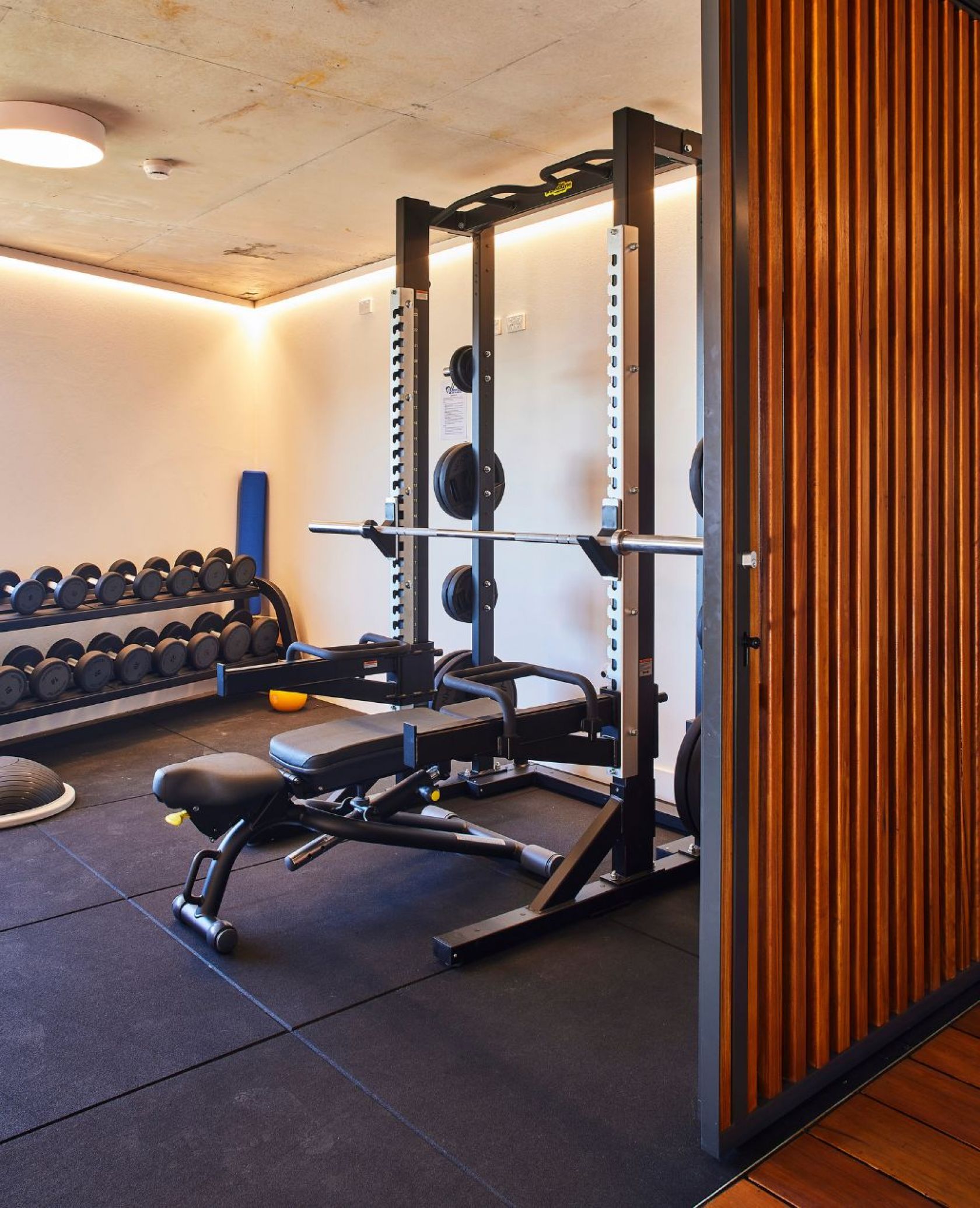 tamarama_surf_life_saving_club_waverley_council_sydney_schiavello_construction_gym