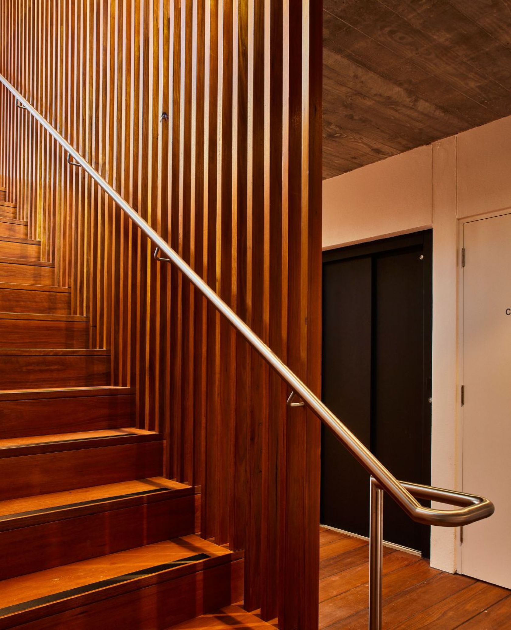 tamarama_surf_life_saving_club_waverley_council_sydney_schiavello_construction_handrail